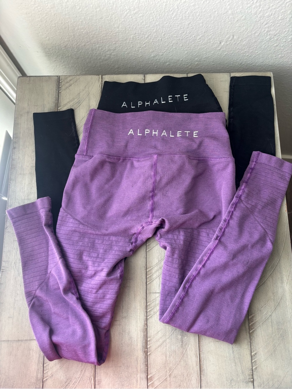 Alphalete Bundle of 2 Women’s Seamless High-Waist Leggings Purple & Black Small